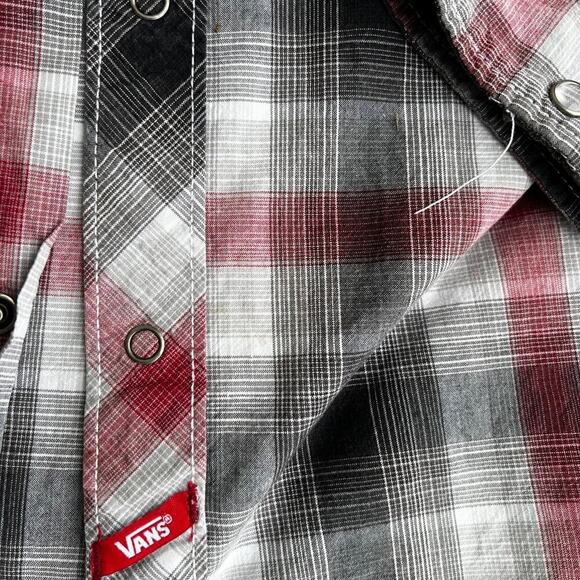 Vans mens M plaid snap down shirt, long sleeve, gray and red. - Picture 5 of 9